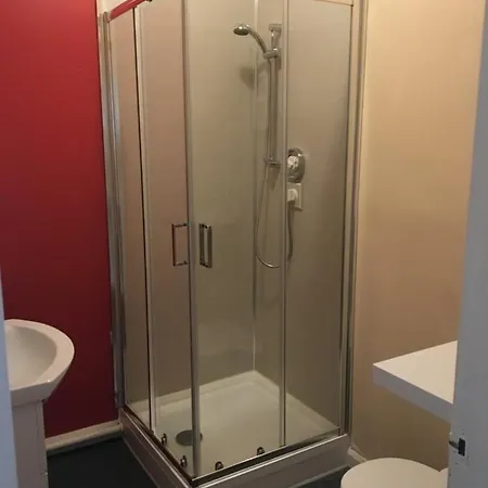 Fox & Hound فندق مدليسبره