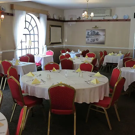 Fox & Hound فندق مدليسبره