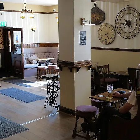 فندق Fox & Hound 3*