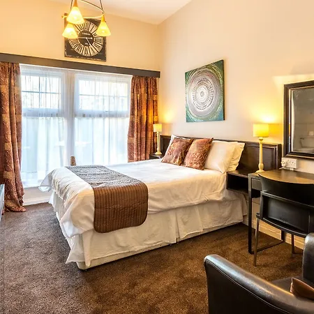 Fox & Hound مدليسبره