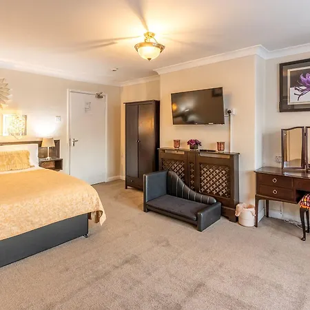 Fox & Hound 3* مدليسبره