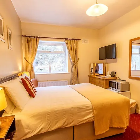 فندق Fox & Hound مدليسبره