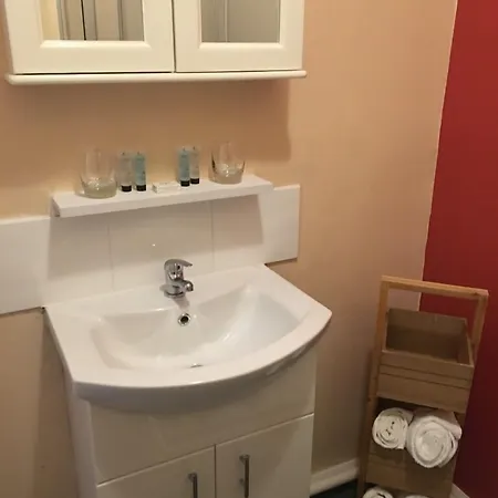 Fox & Hound فندق 3*