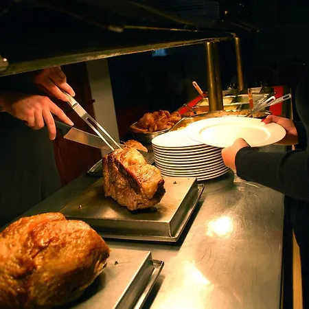 فندق Fox & Hound مدليسبره