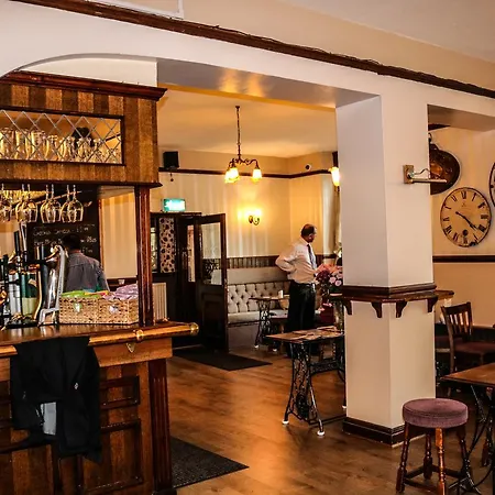 Fox & Hound 3* مدليسبره