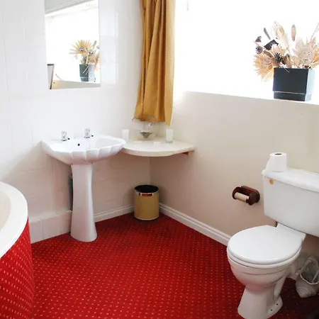 فندق Fox & Hound مدليسبره