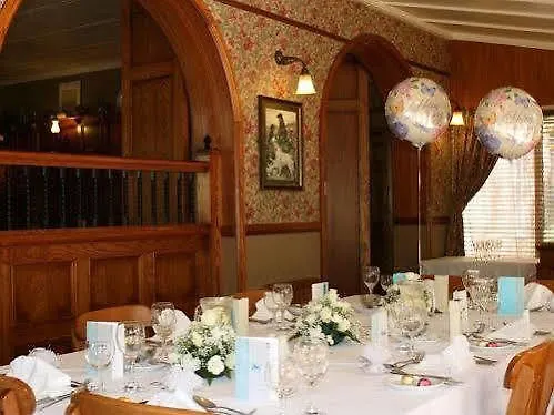 Hotel Fox & Hound 3*